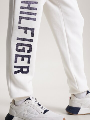 TOMMY HILFIGER Tapered Hose 'GRAPHIC' in Weiß