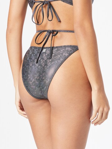 Slip costum de baie de la Calvin Klein Swimwear pe gri