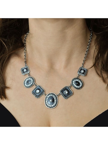 Chaîne Steuer en noir : devant