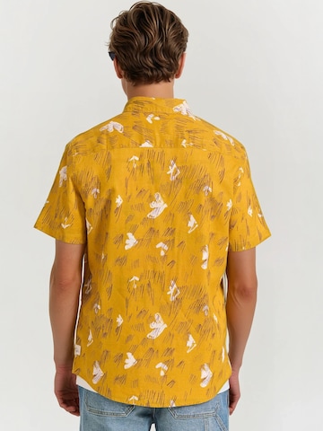 Funky Buddha Comfort fit Overhemd in Geel