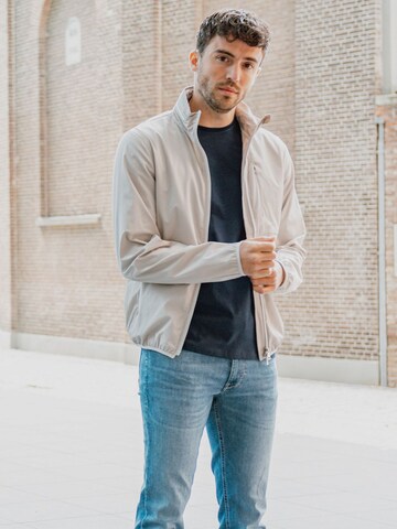Suitable Winter coat in White: front
