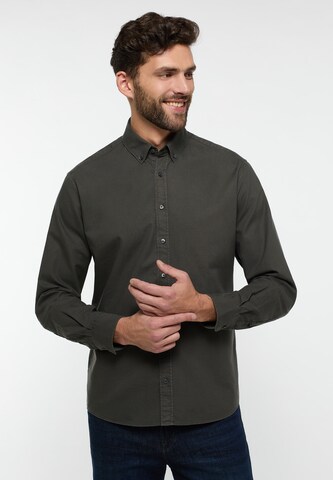 Coupe regular Chemise ETERNA en gris : devant