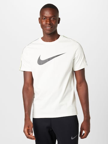 Nike Sportswear Тениска в бяло: отпред