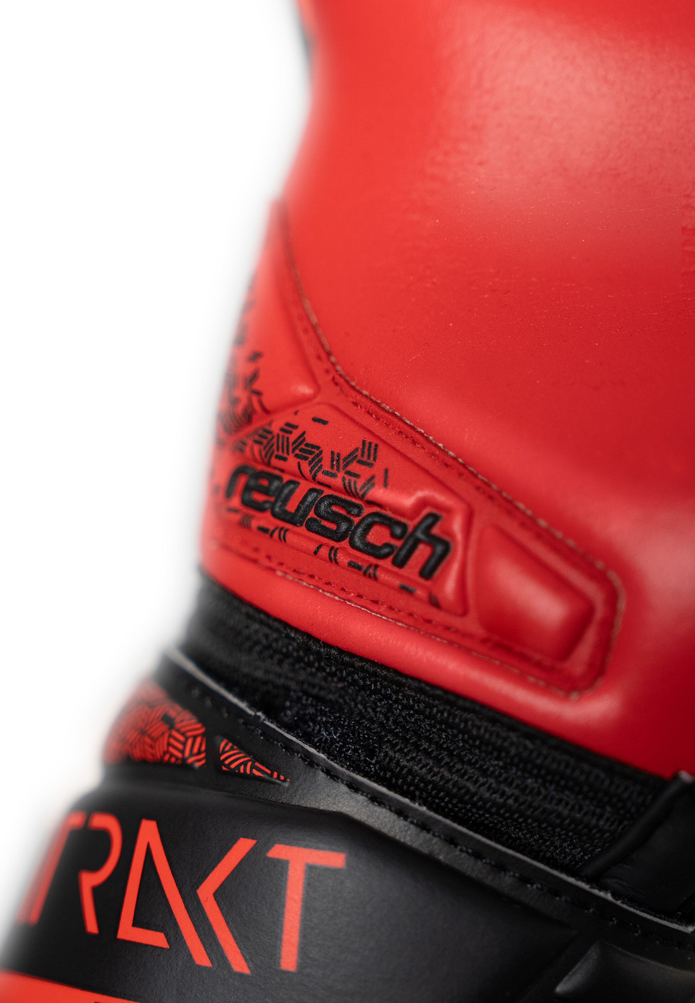 REUSCH Torwarthandschuhe 'Attrakt Freegel Silver NC' in Rot