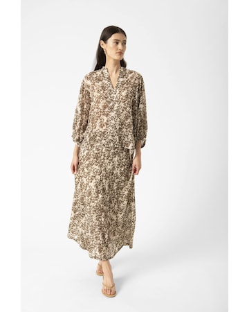 SOAKED IN LUXURY Bluse in Beige