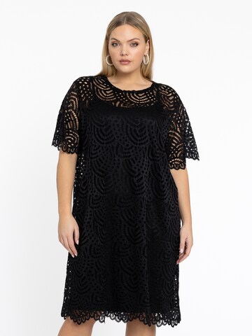 Yoek Dress in Black: front