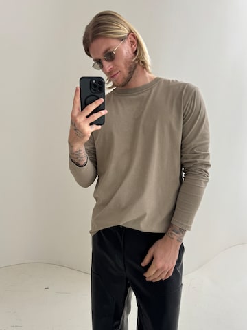 KARIA by Loris Karius Shirt in Braun
