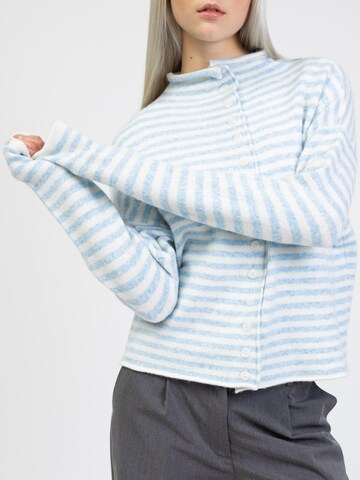 BROKE + SCHÖN Knit Cardigan in Blue