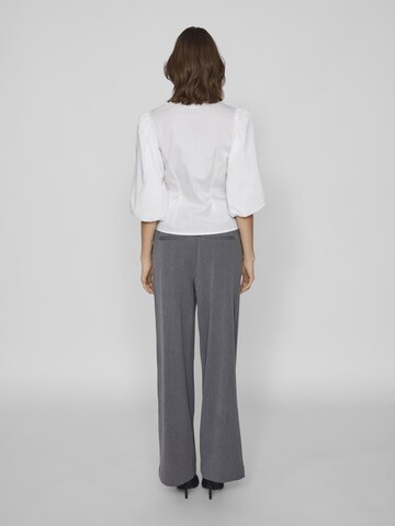 VILA Regular Trousers 'VARONE' in Grey