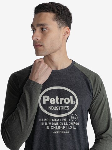 T-Shirt 'Menasha' Petrol Industries en gris