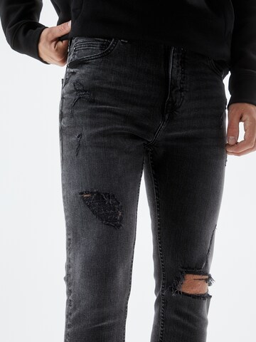 Tapered Jeans de la Pull&Bear pe negru