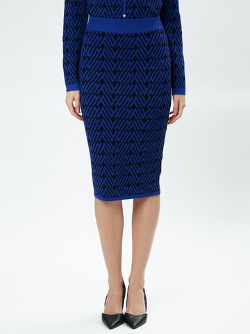 Influencer Skirt in Blue: front