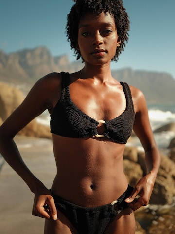 Billie Swim Classic Bikini top in Black