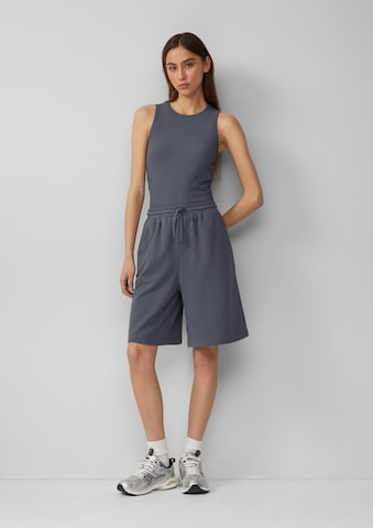QS Loosefit Shorts in Grau: Vorderseite