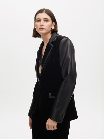 Lola Casademunt Blazers in Zwart