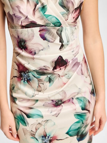 SWING Dress in Beige