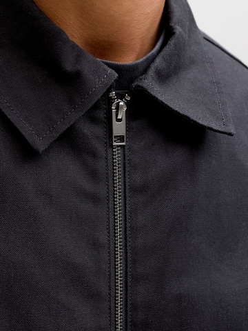 Giacca di mezza stagione di aprel in nero