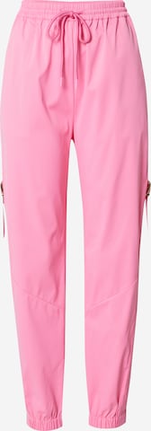 Hoermanseder x About You Tapered Broek 'Elena' in Roze: voorkant