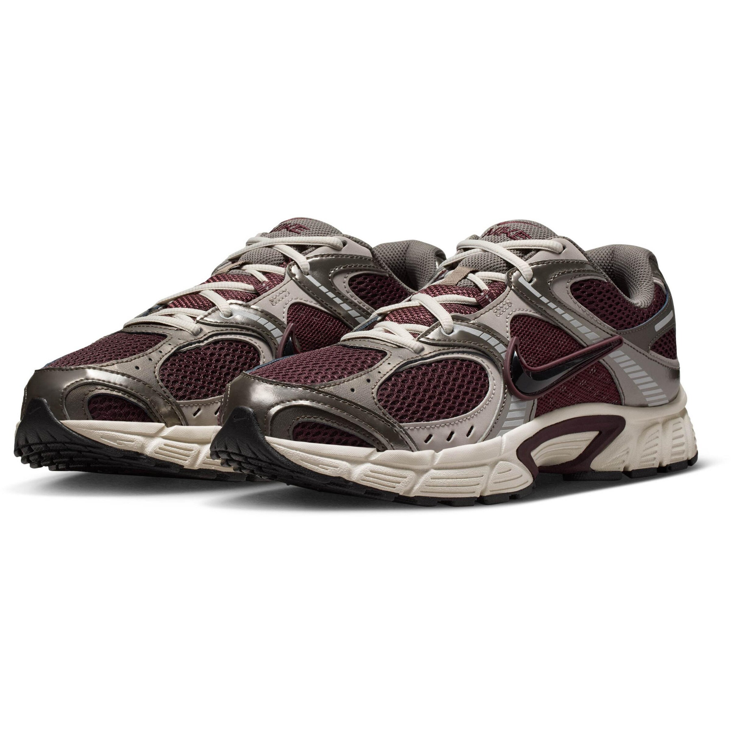 NIKE Sneaker 'V5 RNR' in Schwarz