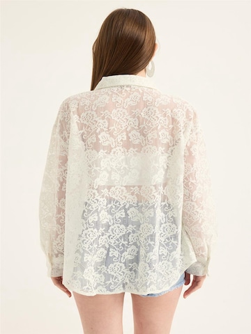 HOME STORE Halenka – bílá