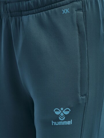 Hummel Slimfit Sportbroek in Blauw