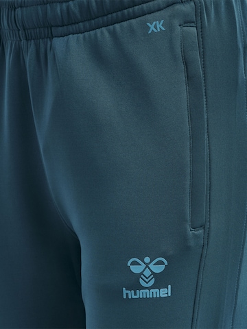 Hummel Slimfit Sporthose in Blau