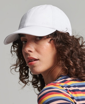 Casquette Superdry en blanc : devant