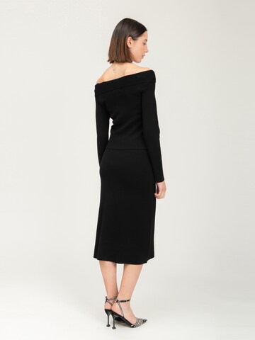 Influencer Pullover in Schwarz