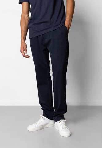 Clean Cut Copenhagen Tapered Chino 'Brendon' in Blauw: voorkant