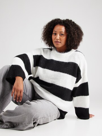 Pullover 'NMSUTTON' di Noisy May Curve in bianco: frontale