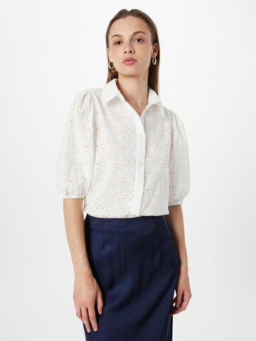 SISTERS POINT - Blusa 'VIBBY' en blanco: frente