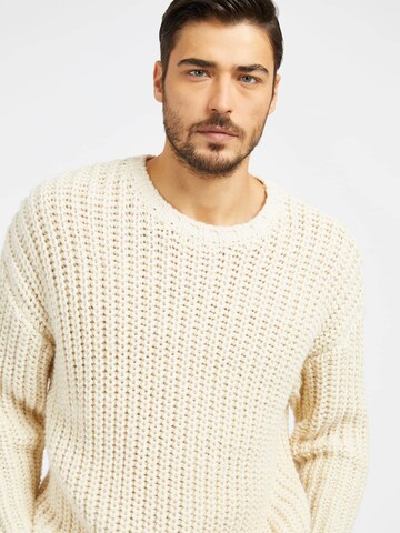 GUESS Sweater in Beige