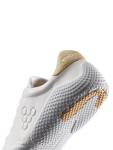 Vivo Barefoot Matalavartiset tennarit 'Motus Studio' värissä valkoinen