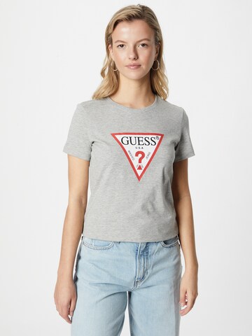 Tricou de la GUESS pe gri: față