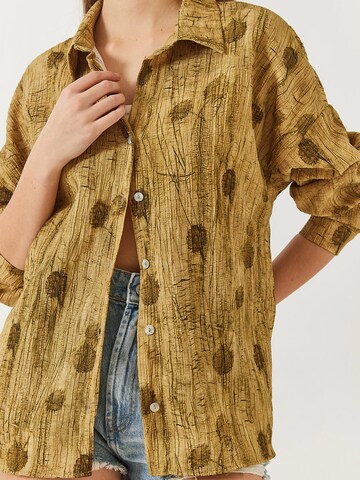 Bianco Lucci Blouse in Green