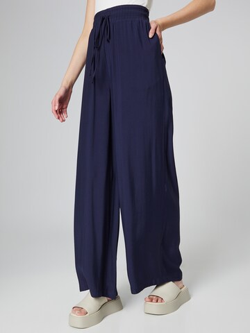 Guido Maria Kretschmer Women Wide leg Παντελόνι 'Janay' σε μπλε: μπροστά