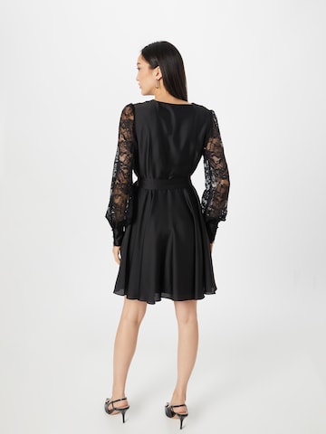 Rochie de la SWING pe negru