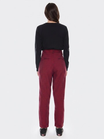 Carhartt WIP Baggy Bukser 'W' Norvell Pant Black / Cardinal Check' i rød
