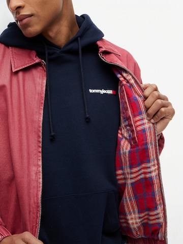 Tommy Jeans Prechodná bunda - Červená