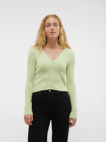 VERO MODA Gebreid vest 'HOLLY KARISPUFF' in Groen: voorkant