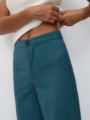 Pull&Bear Wide leg Pleated Pants in Blue