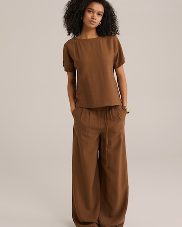 Regular Pantaloni de la WE Fashion pe maro