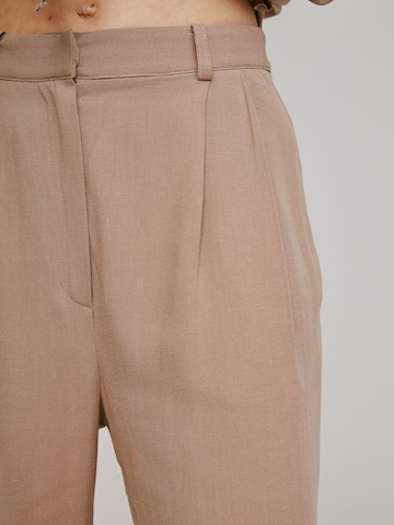 A LOT LESS Wide leg Pleat-Front Pants 'Elisa' in Brown