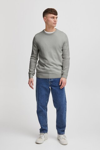 !Solid Sweater in Grey