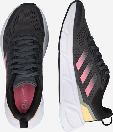 ADIDAS SPORTSWEAR - Sapatilhas baixas 'Questar' em cinzento