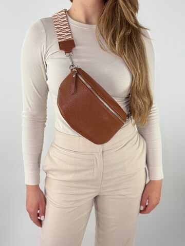 lePelou - Riñonera 'MIRA medium' en marrón