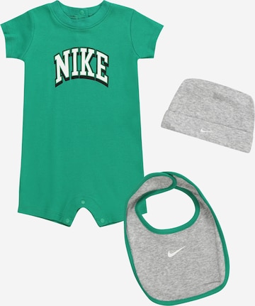 Set Nike Sportswear en vert : devant