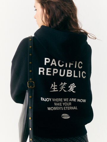 Pull&Bear Sweatshirt in Schwarz