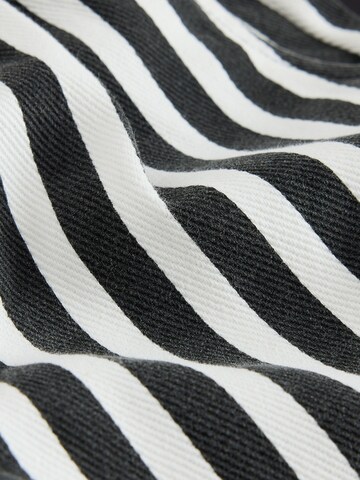 Next - Conjunto en negro