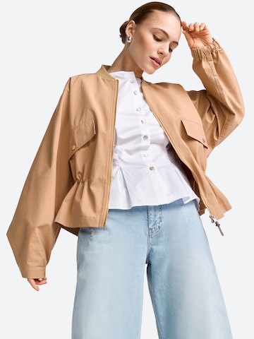 Rich & Royal Between-Season Jacket in Brown: front